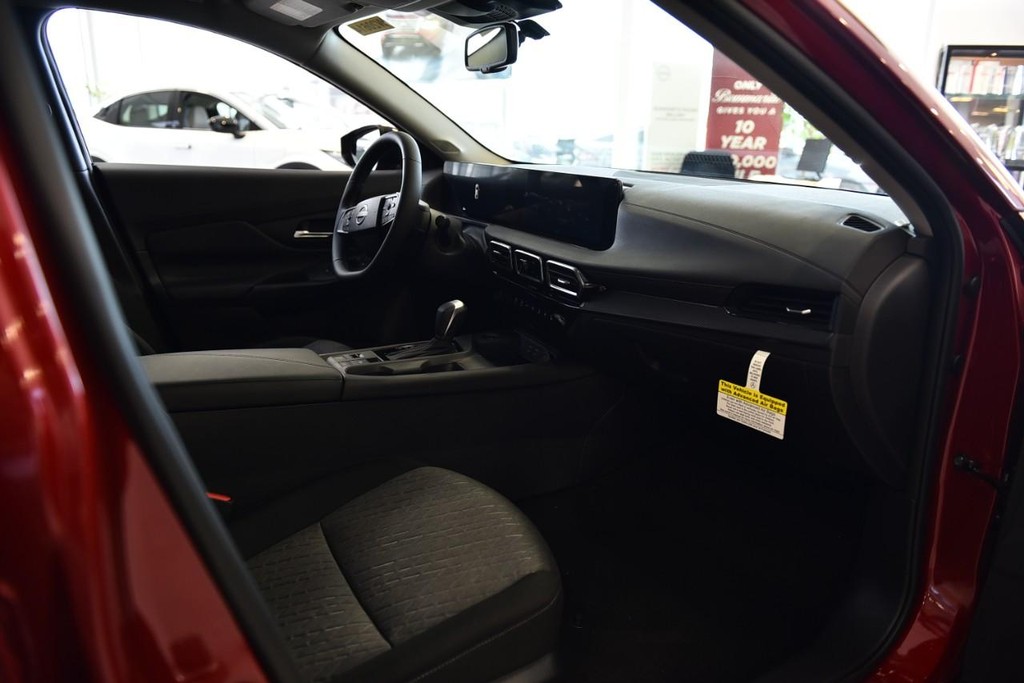 Nissan Sentra Vehicle Image 08