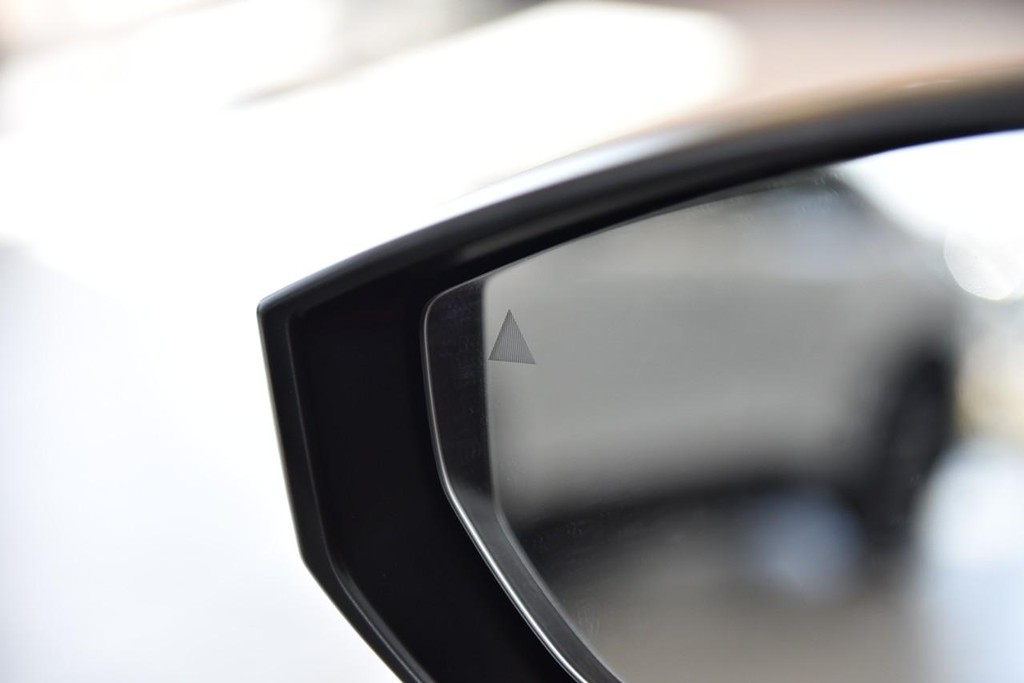 Nissan Sentra Vehicle Image 10