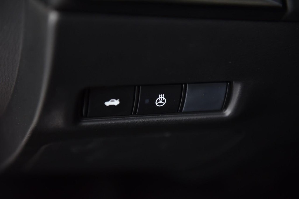 Nissan Sentra Vehicle Image 11