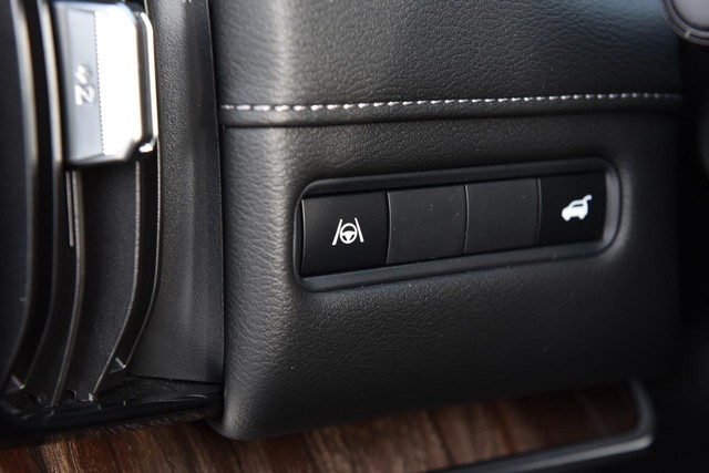 Nissan Armada Vehicle Image 13