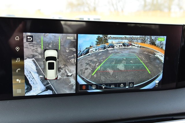 Nissan Armada Vehicle Image 18