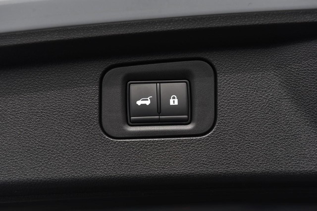 Nissan Armada Vehicle Image 33