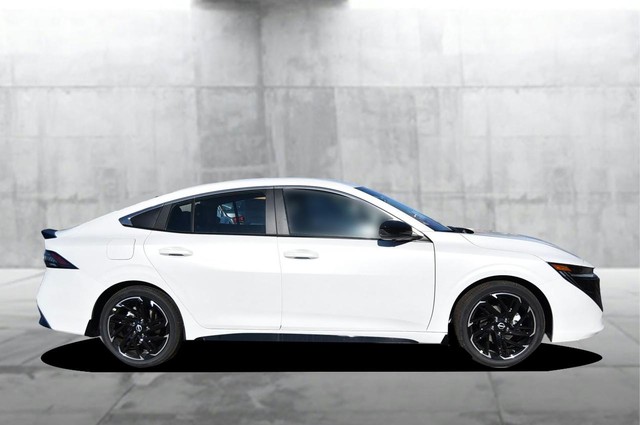 Nissan Sentra Vehicle Image 05