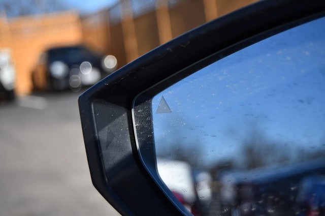 Nissan Sentra Vehicle Image 10