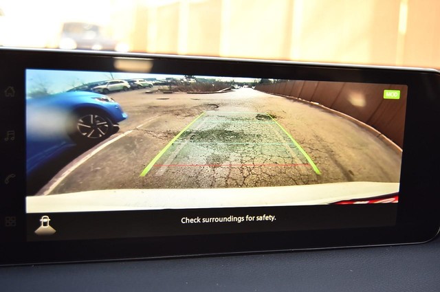 Nissan Sentra Vehicle Image 15