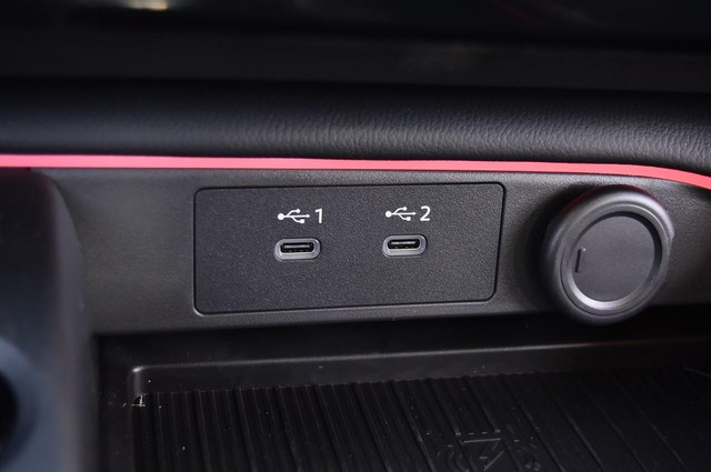 Nissan Sentra Vehicle Image 20