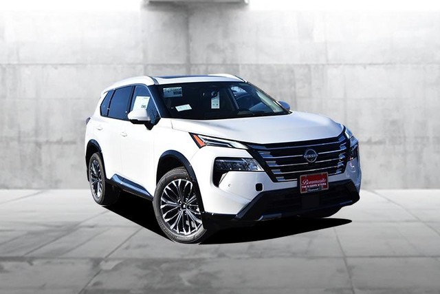 Nissan Rogue Vehicle Image 02