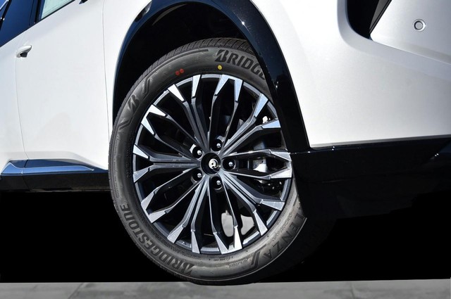 Nissan Rogue Vehicle Image 03