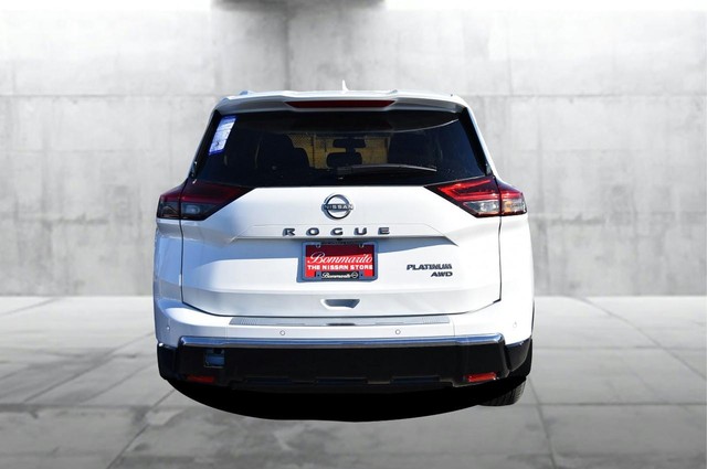 Nissan Rogue Vehicle Image 06