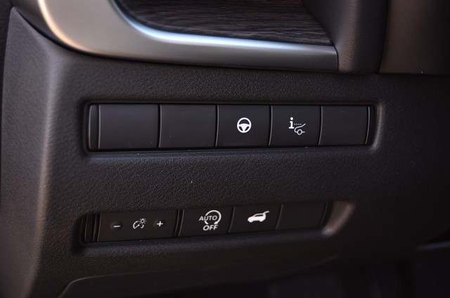 Nissan Rogue Vehicle Image 12