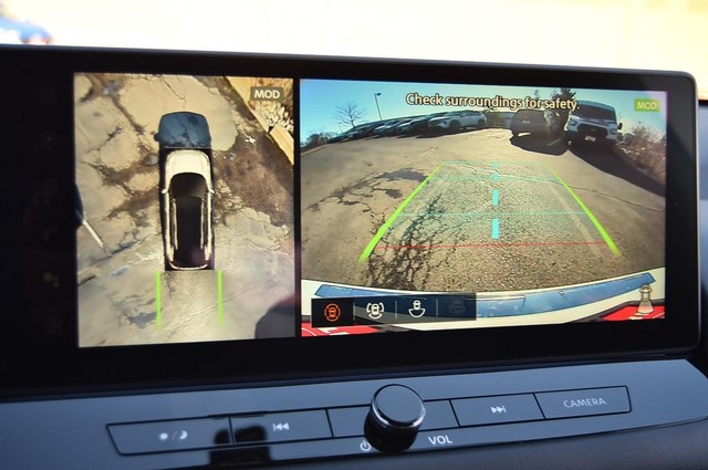 Nissan Rogue Vehicle Image 14