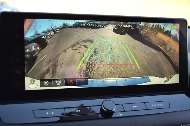 Nissan Rogue Vehicle Image 16