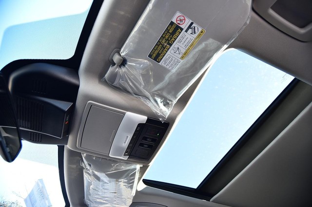 Nissan Rogue Vehicle Image 25