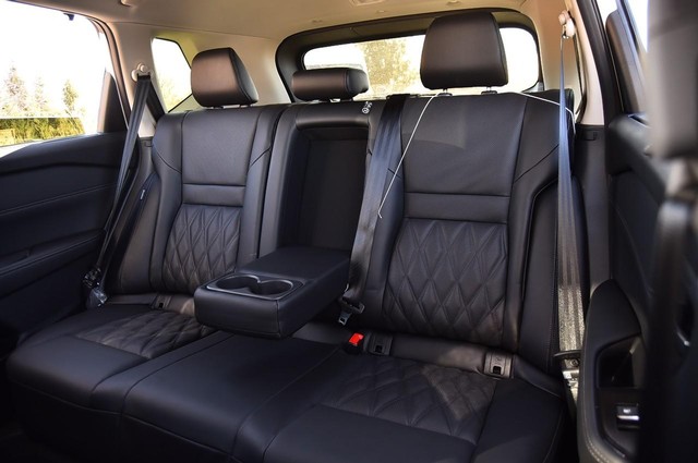 Nissan Rogue Vehicle Image 26