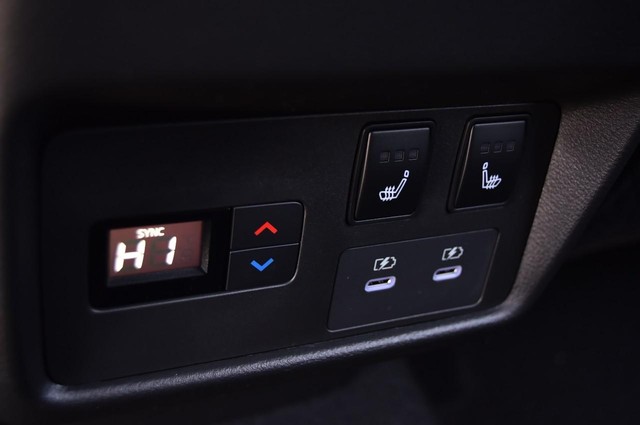 Nissan Rogue Vehicle Image 28