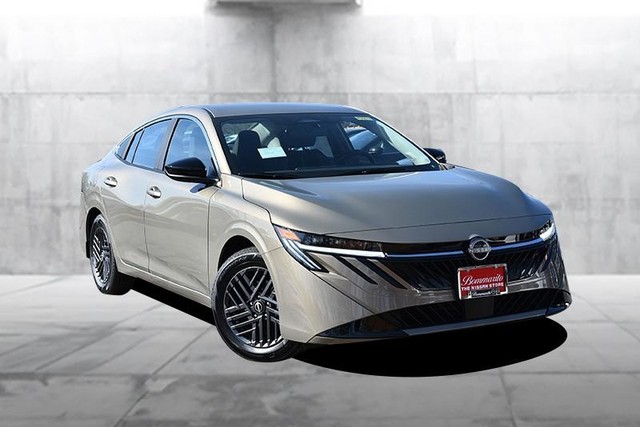 Nissan Sentra Vehicle Image 02