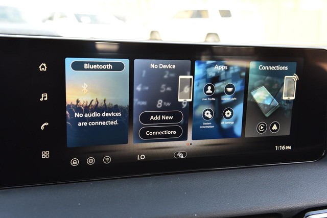 Nissan Sentra Vehicle Image 14