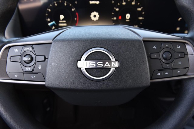 Nissan Sentra Vehicle Image 18