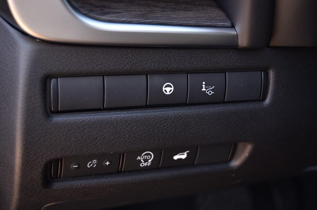 Nissan Rogue Vehicle Image 12