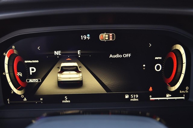 Nissan Rogue Vehicle Image 13