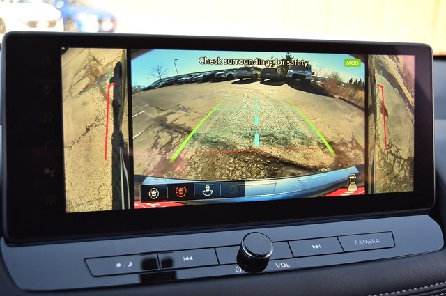 Nissan Rogue Vehicle Image 15