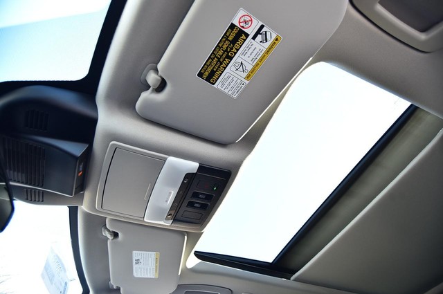 Nissan Rogue Vehicle Image 25