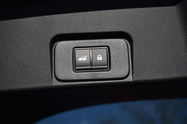 Nissan Rogue Vehicle Image 30