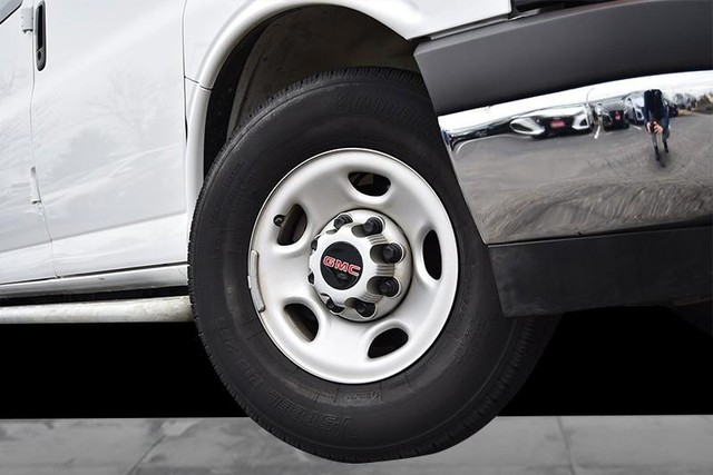 GMC Savana Cargo Van Vehicle Image 03