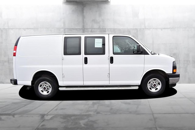 GMC Savana Cargo Van Vehicle Image 05