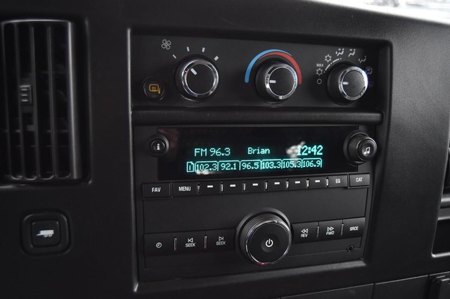 GMC Savana Cargo Van Vehicle Image 16