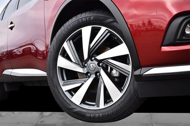 Nissan Murano Vehicle Image 03