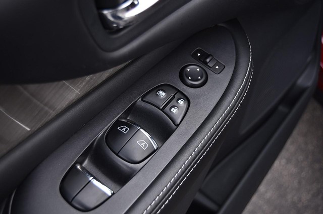 Nissan Murano Vehicle Image 09