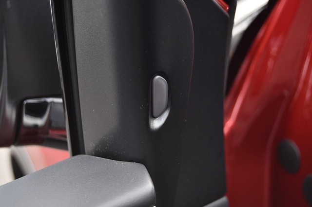 Nissan Murano Vehicle Image 11