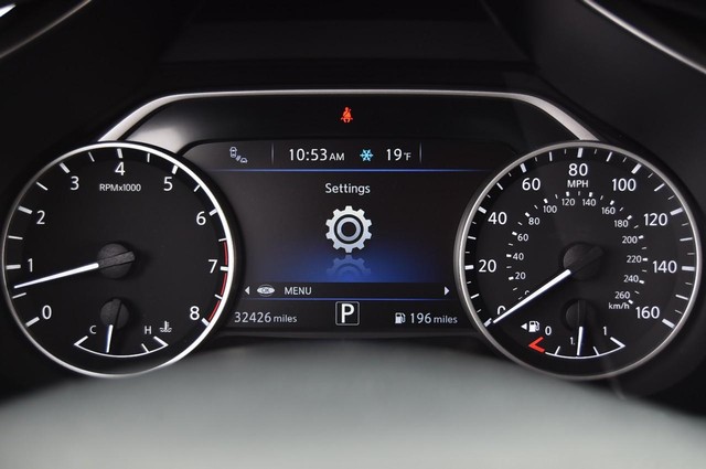 Nissan Murano Vehicle Image 13