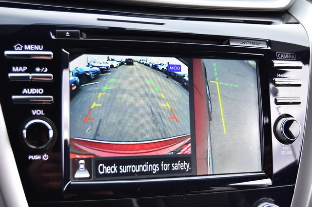 Nissan Murano Vehicle Image 15