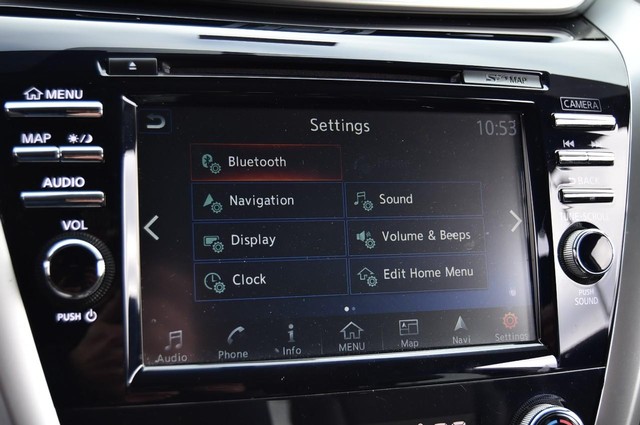 Nissan Murano Vehicle Image 17