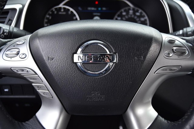 Nissan Murano Vehicle Image 21