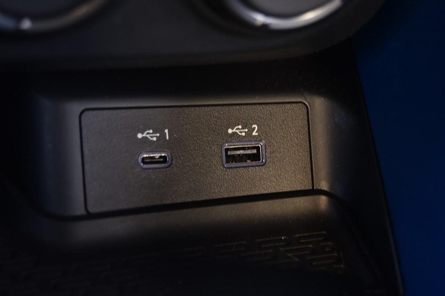 Nissan Z Vehicle Image 17