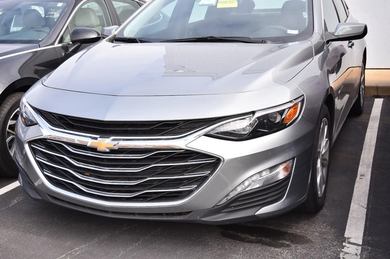 Chevrolet Malibu Vehicle Image 02