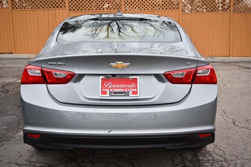 Chevrolet Malibu Vehicle Full-screen Gallery Image 6