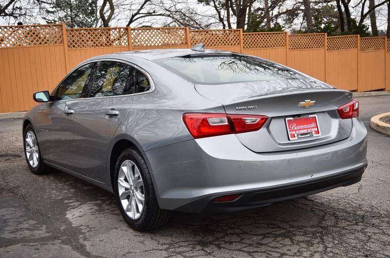 Chevrolet Malibu Vehicle Full-screen Gallery Image 7