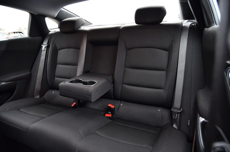 Chevrolet Malibu Vehicle Full-screen Gallery Image 21