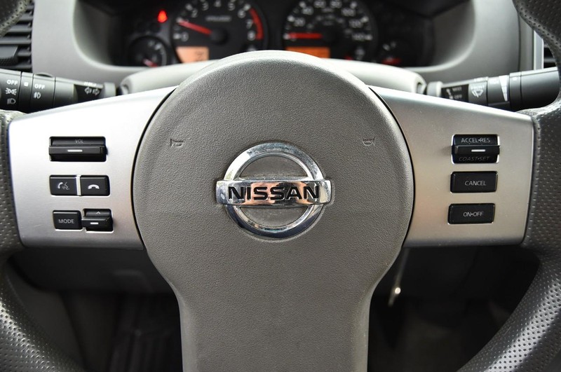 Nissan Frontier Vehicle Full-screen Gallery Image 17