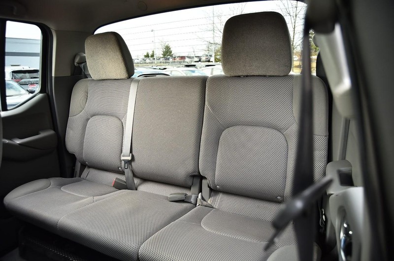 Nissan Frontier Vehicle Full-screen Gallery Image 20