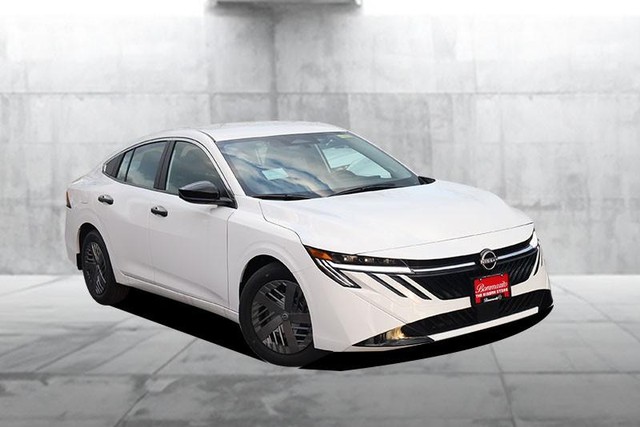 Nissan Sentra Vehicle Image 02