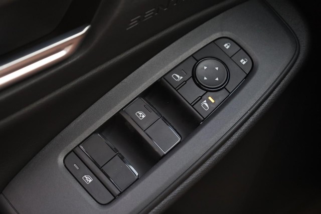 Nissan Sentra Vehicle Image 18