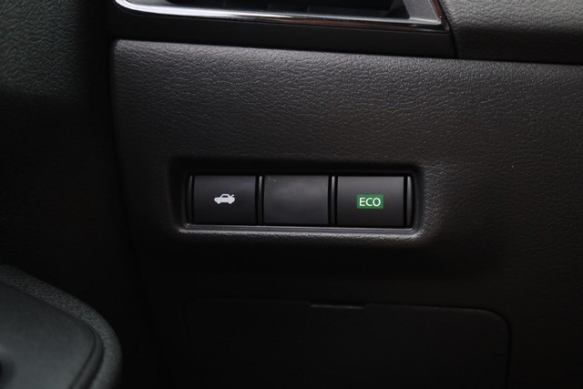 Nissan Sentra Vehicle Image 19