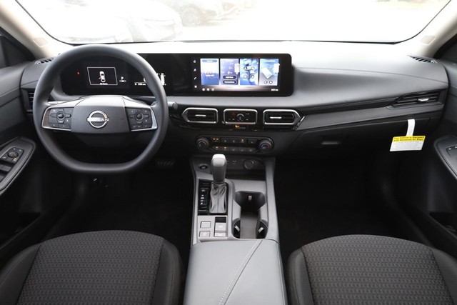Nissan Sentra Vehicle Image 23