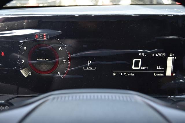 Nissan Sentra Vehicle Image 12