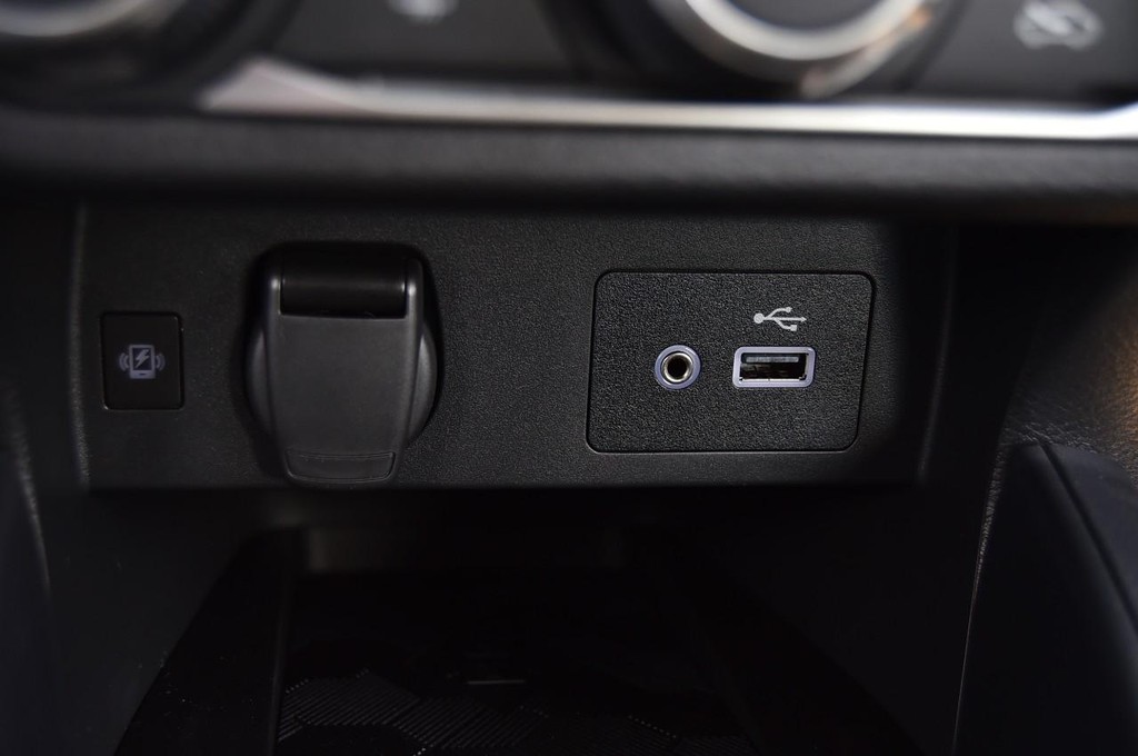 Nissan Versa Vehicle Image 15